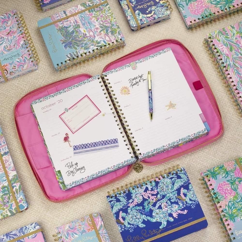 Lilly Pulitzer Agenda Folio, Pineapple Shake - Picture 4 of 4